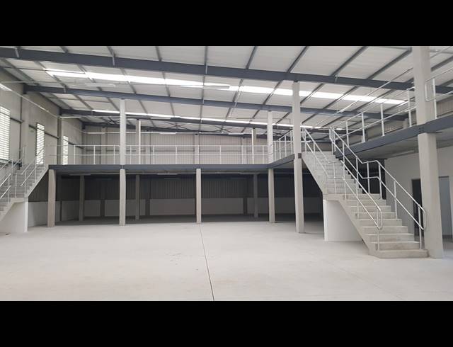 1,006M² FACTORY TO LET IN STIKLAND